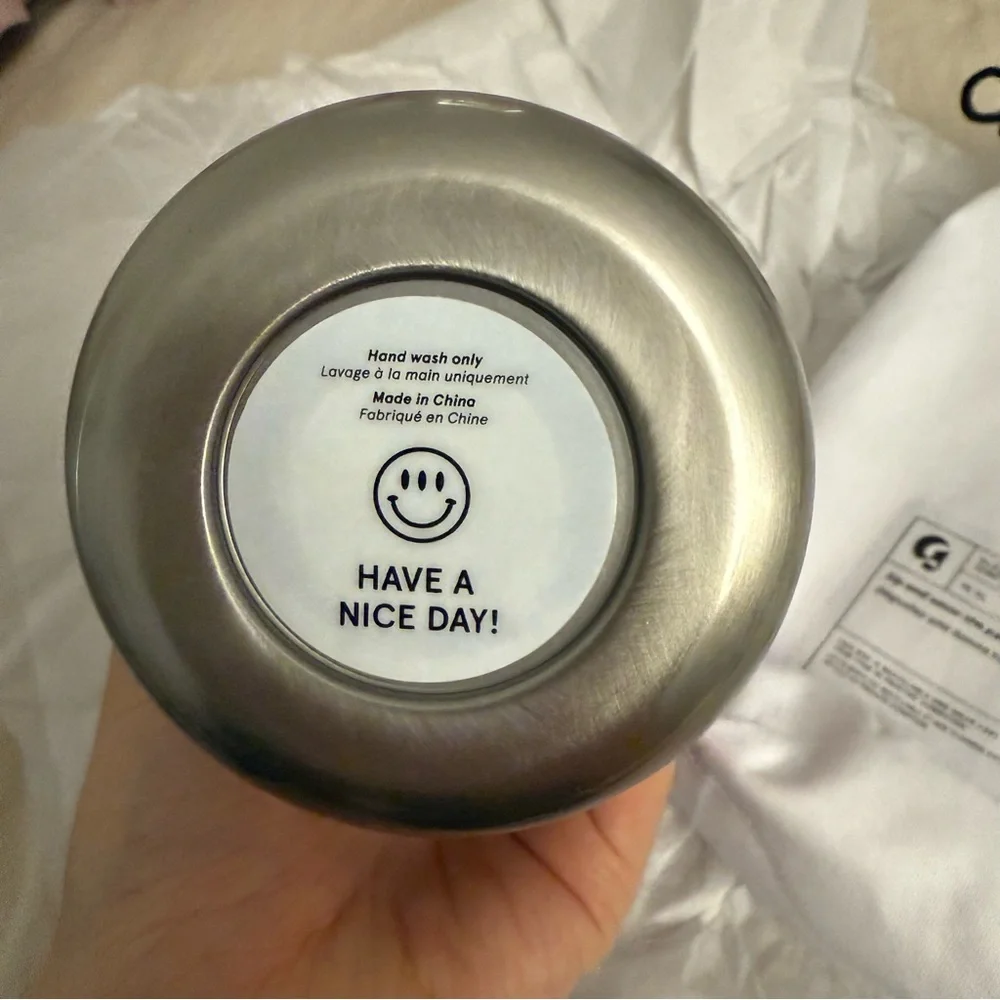 Limited edition sold out glossier holiday tumbler 2025 version - Picture 5 of 5